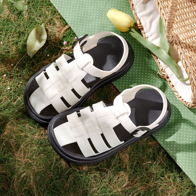 Safety anti-collision and non-slip boys' sandals