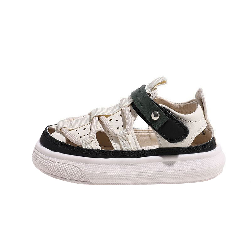 Hollow breathable non-slip soft sole boys sandals