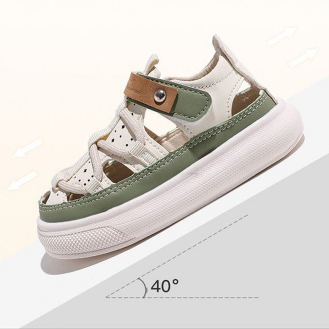 Hollow breathable non-slip soft sole boys sandals