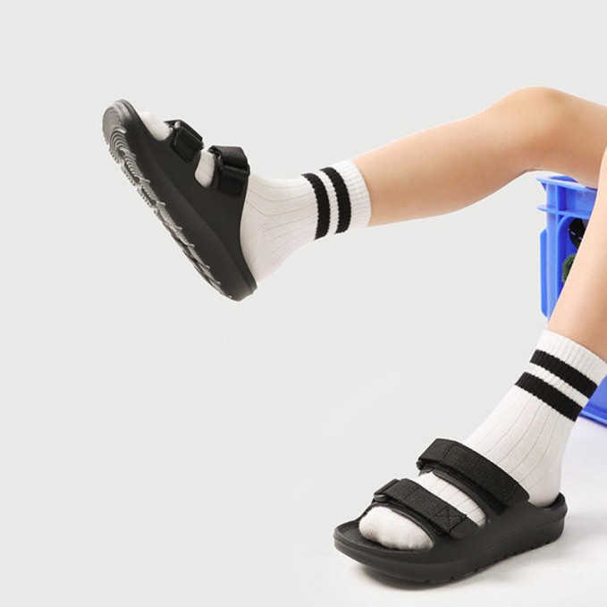 Soft and breathable double Velcro boys' slippers