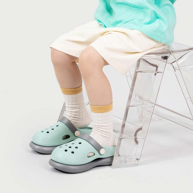 Double-layer hollow sole non-slip boys' slippers