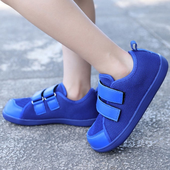 Anti-slip breathable wide-sole boys' sports shoes