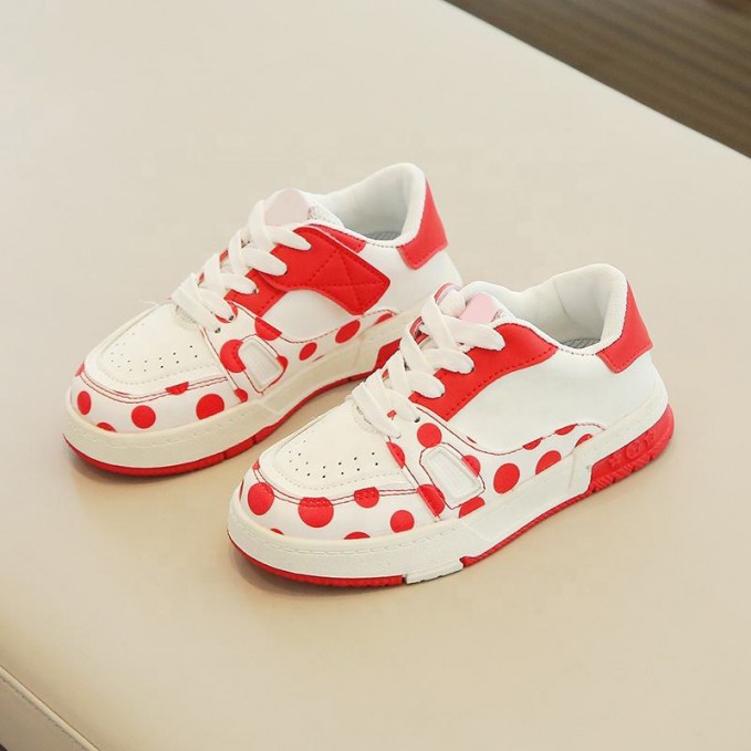 Fashionable color-blocked lace-up boys' sneakers