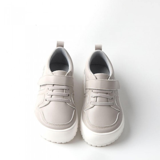 Lightweight and durable boys' sports shoes