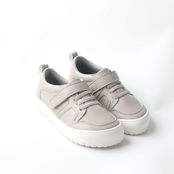 Lightweight and durable boys' sports shoes