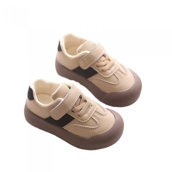 Protective toe non-slip soft sole boys sports shoes