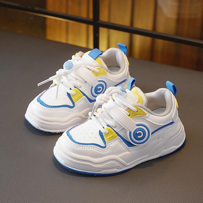 Fashionable breathable and comfortable boys' sports shoes