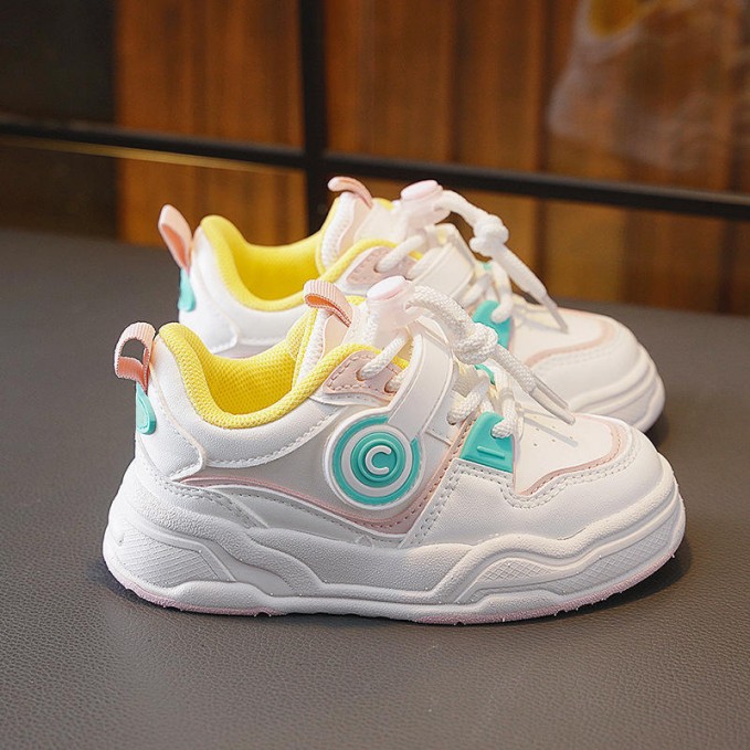 Fashionable breathable and comfortable boys' sports shoes