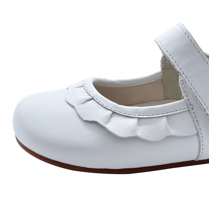 White wide round toe non-slip girls' leather shoes
