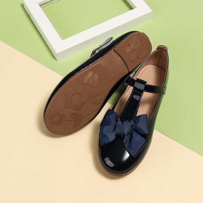 Bowknot decoration soft sole girls leather shoes