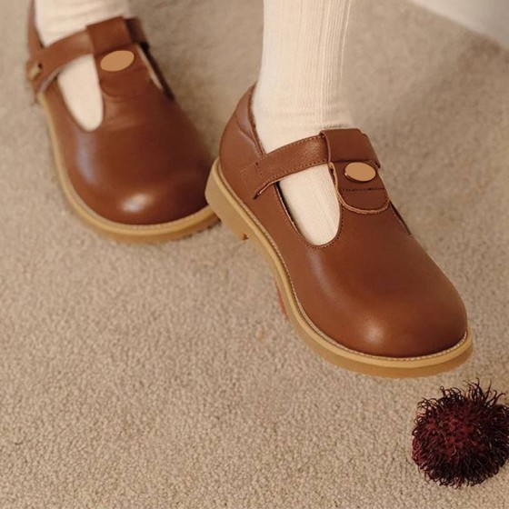 Vintage full grain leather wide toe girls shoes