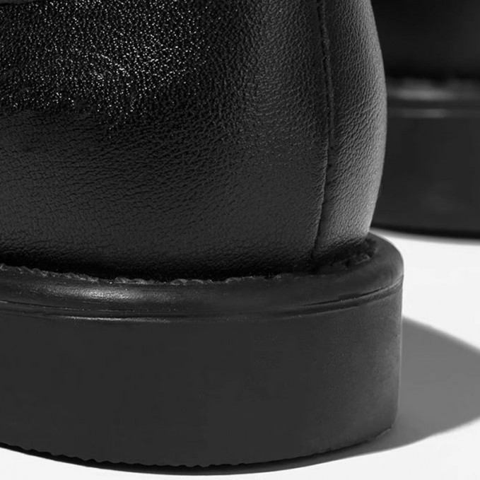 Black metal buckle decorated girls' leather shoes