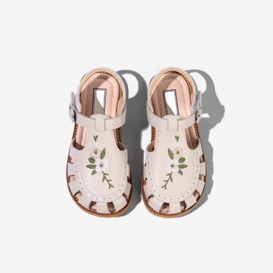 Exquisite embroidery reinforced toe girls sandals