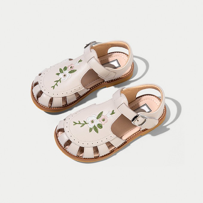 Exquisite embroidery reinforced toe girls sandals