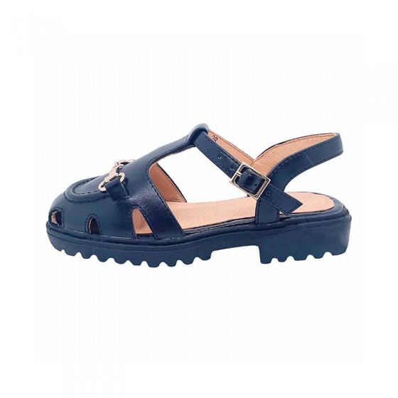 Metal buckle decorated closed toe girls sandals