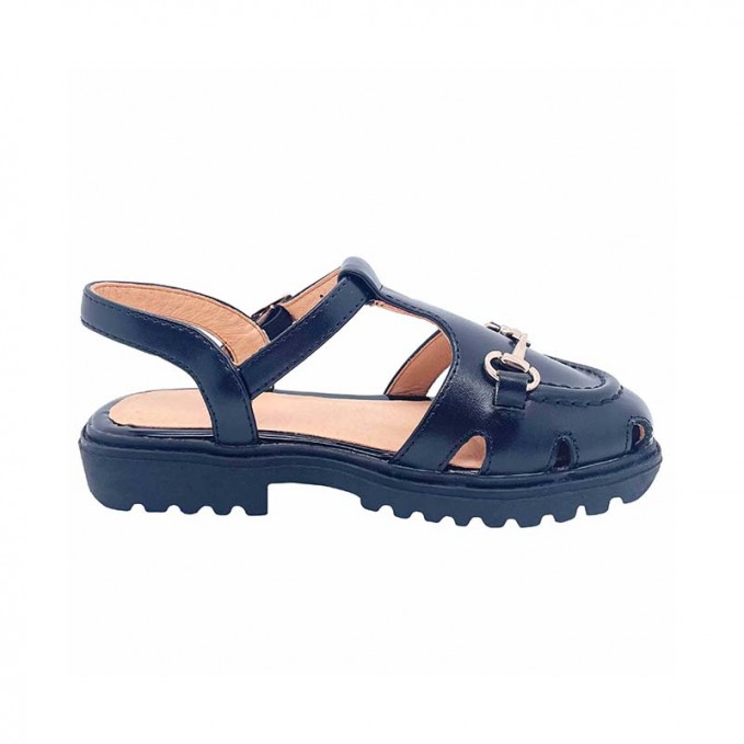 Metal buckle decorated closed toe girls sandals
