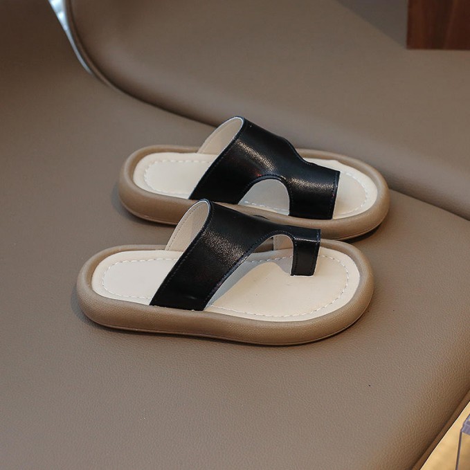 Summer round toe soft bottom flip flops for girls