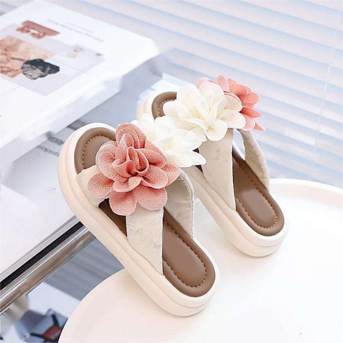 Sweet 3D flower decoration soft bottom girls slippers
