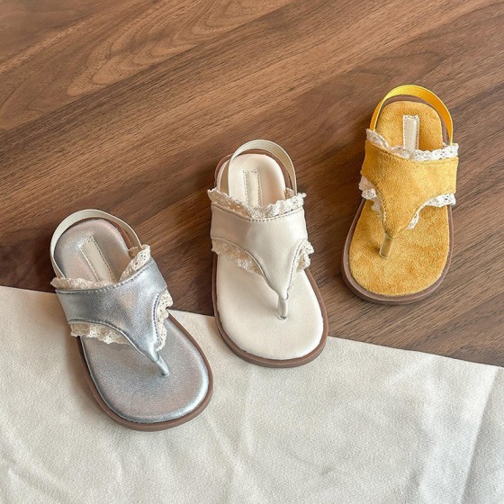 Ruffled trim girls flip flops with elastic back strap