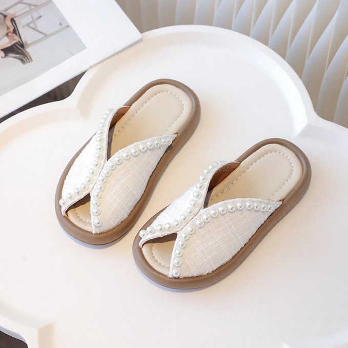 Pearl embellished round toe non-slip girls slippers