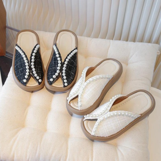 Pearl embellished round toe non-slip girls slippers
