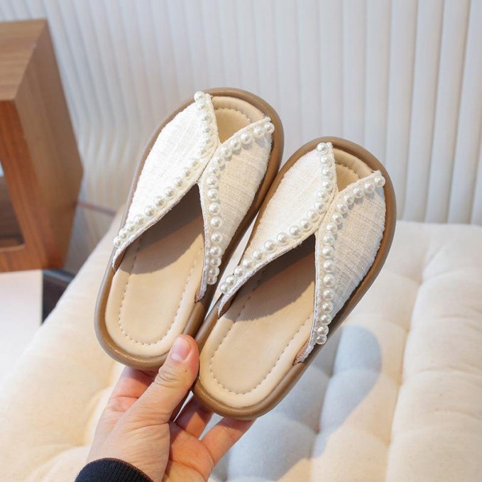 Pearl embellished round toe non-slip girls slippers