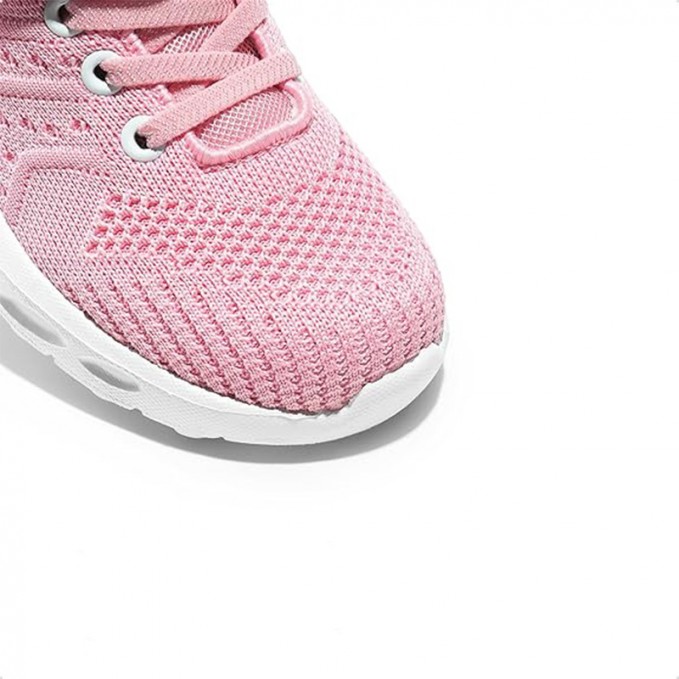 Highly breathable and comfortable girls' sneakers